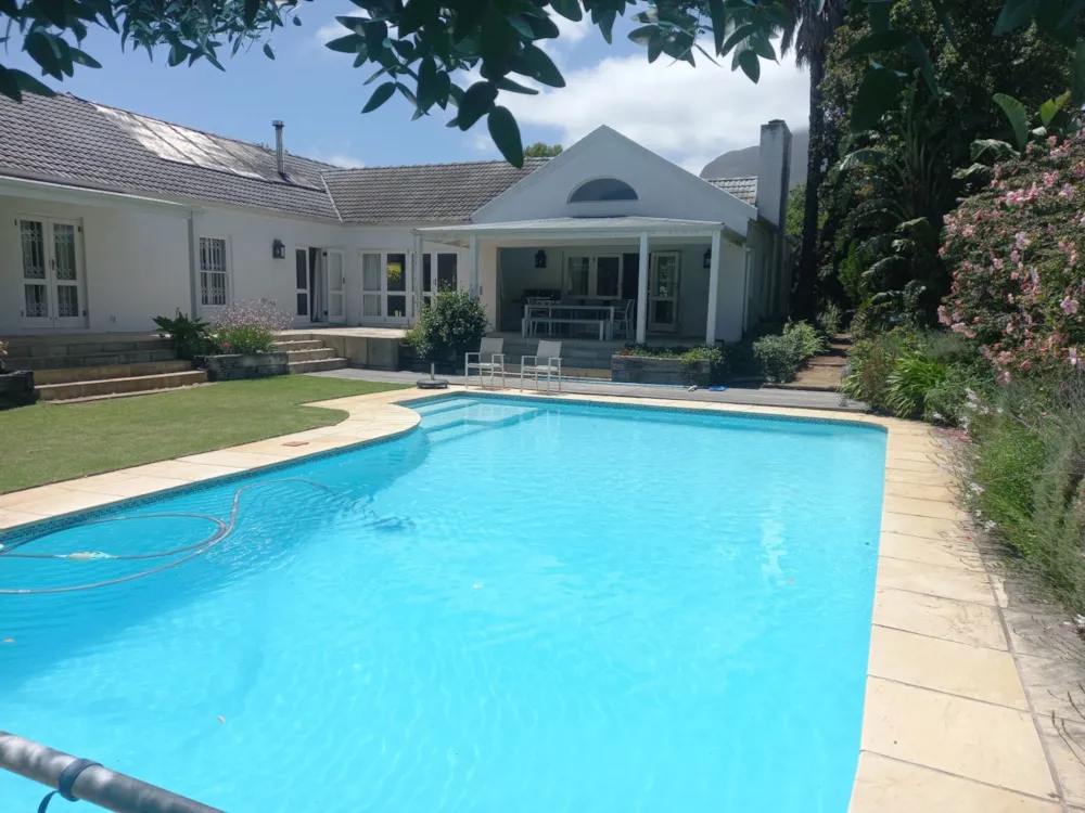 House let in Golden Acre - SW1734848 House let in Golden Acre - SW1734848