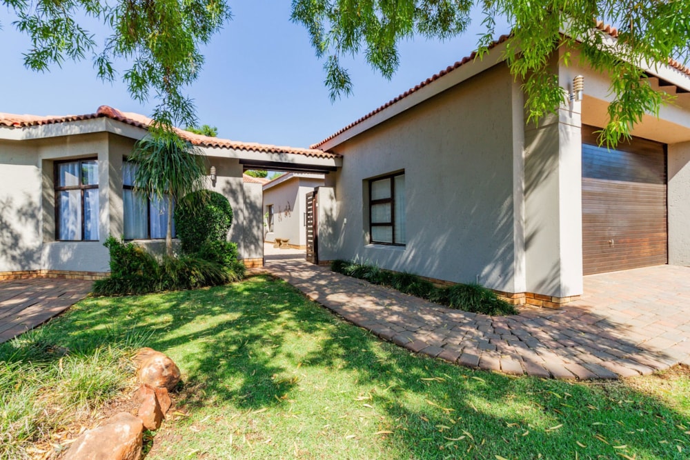 Golf estate house for sale in Pecanwood - 1HR1688569 Golf estate house for sale in Pecanwood - 1HR1688569