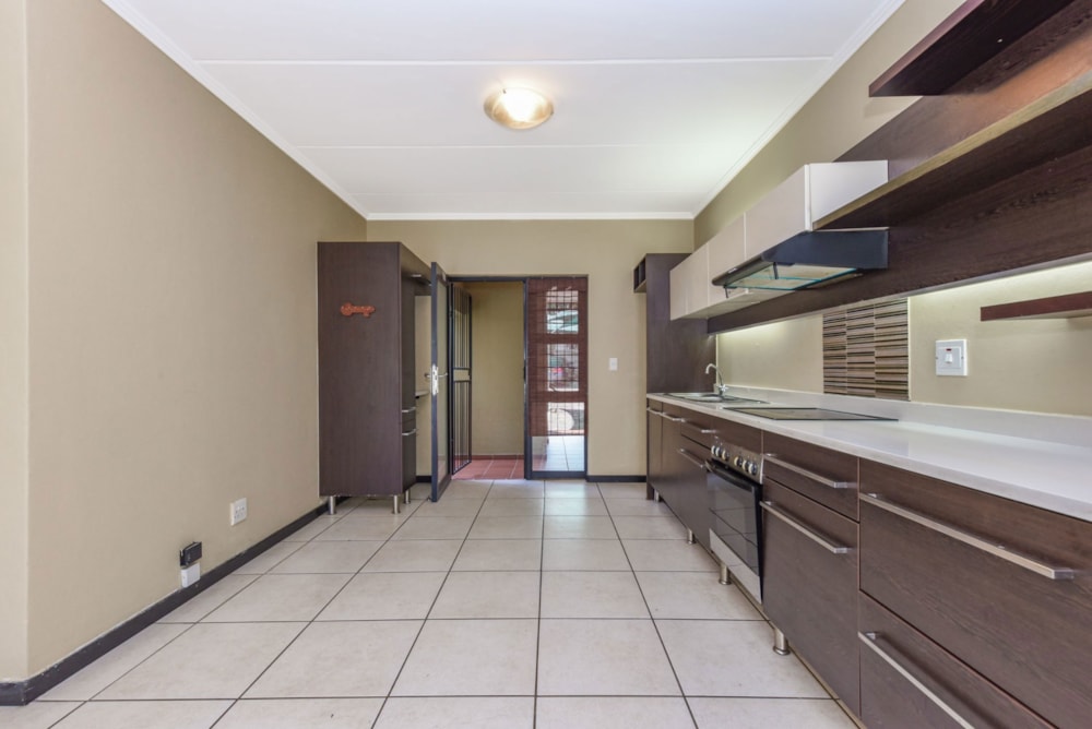 Apartment sold in Douglasdale - FW1687497 Apartment sold in Douglasdale - FW1687497