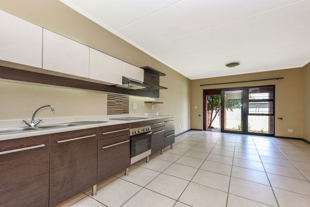 Apartment sold in Douglasdale - FW1687497 Apartment sold in Douglasdale - FW1687497