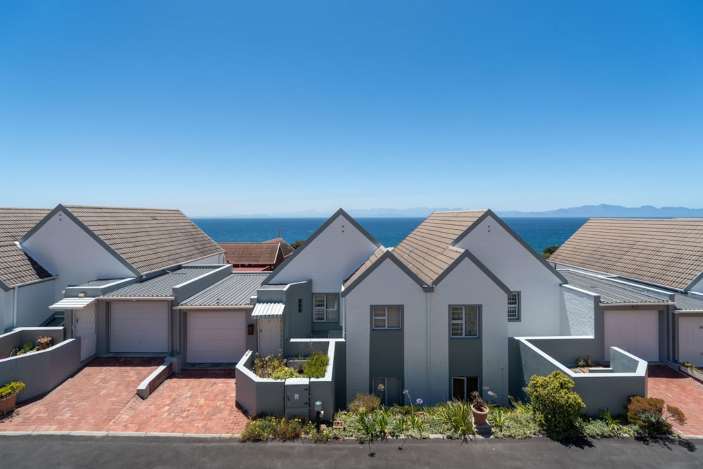 Apartment sold in Simons Town - SIM1685621 Apartment sold in Simons Town - SIM1685621