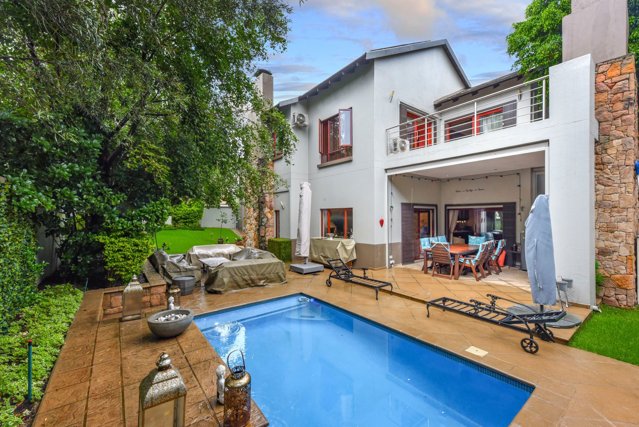 House sold in Bryanston - HP1685694