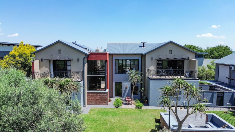 Double-storey house for sale in Copperleaf - 1CU1688140