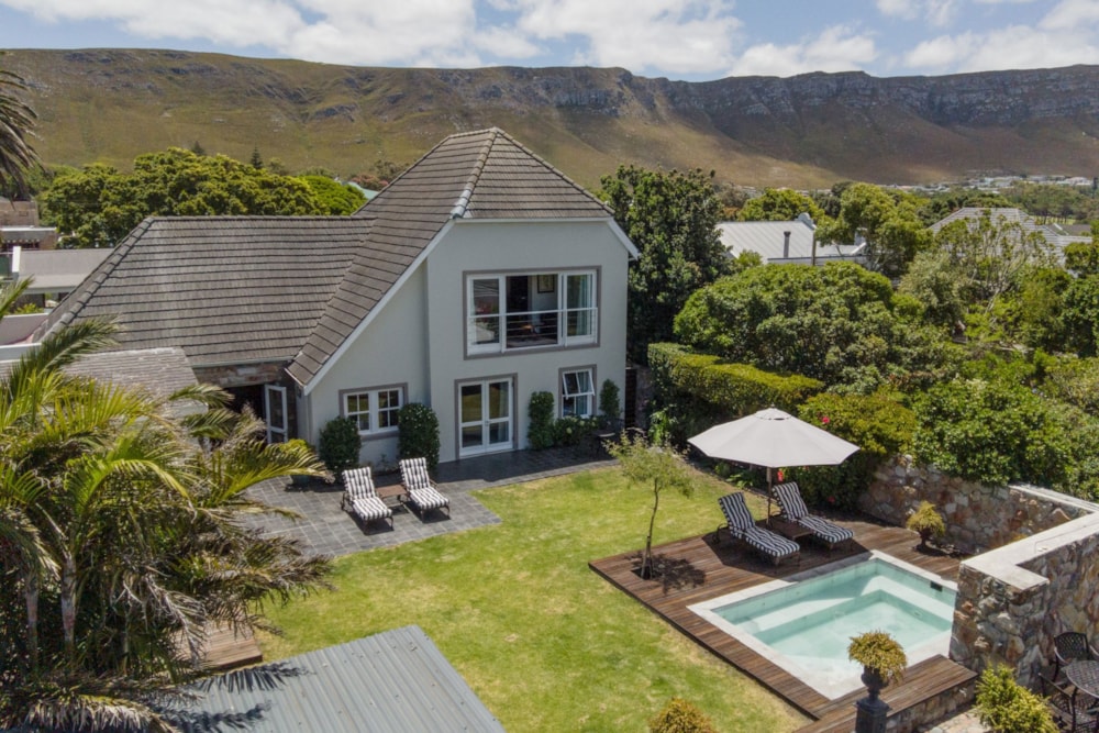 Double-storey house for sale in Eastcliff, Hermanus - HF1725441