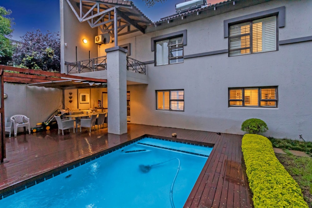 Double-storey cluster for sale in Waverley, Johannesburg - HP1690420 Double-storey cluster for sale in Waverley, Johannesburg - HP1690420