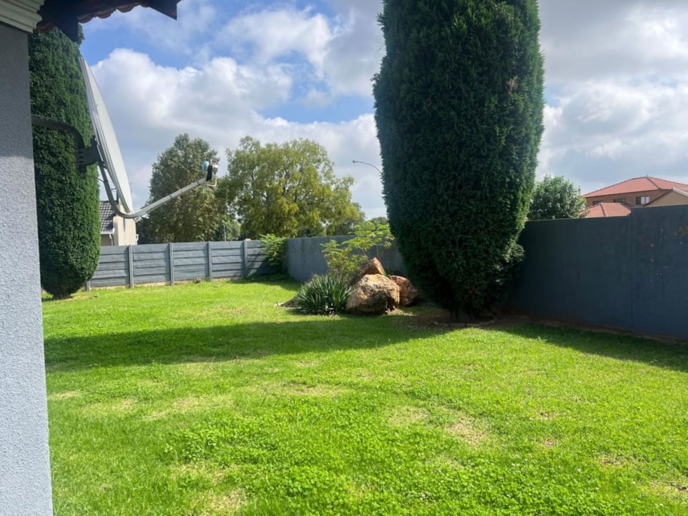 House sold in Crystal Park - EN1692367