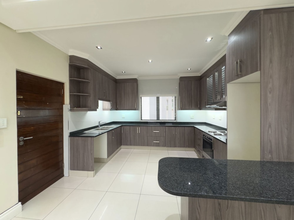 Townhouse let in Morningside, Durban - 1DA1692634 Townhouse let in Morningside, Durban - 1DA1692634