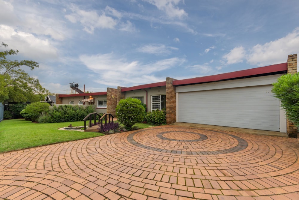 House sold in Farrarmere - EN1689199