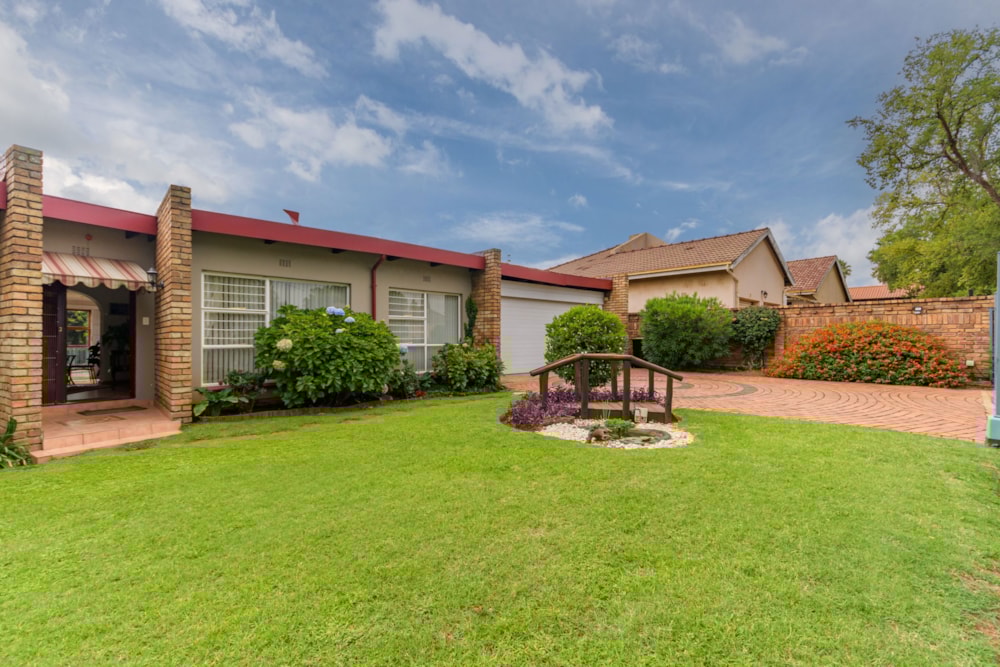 House sold in Farrarmere - EN1689199