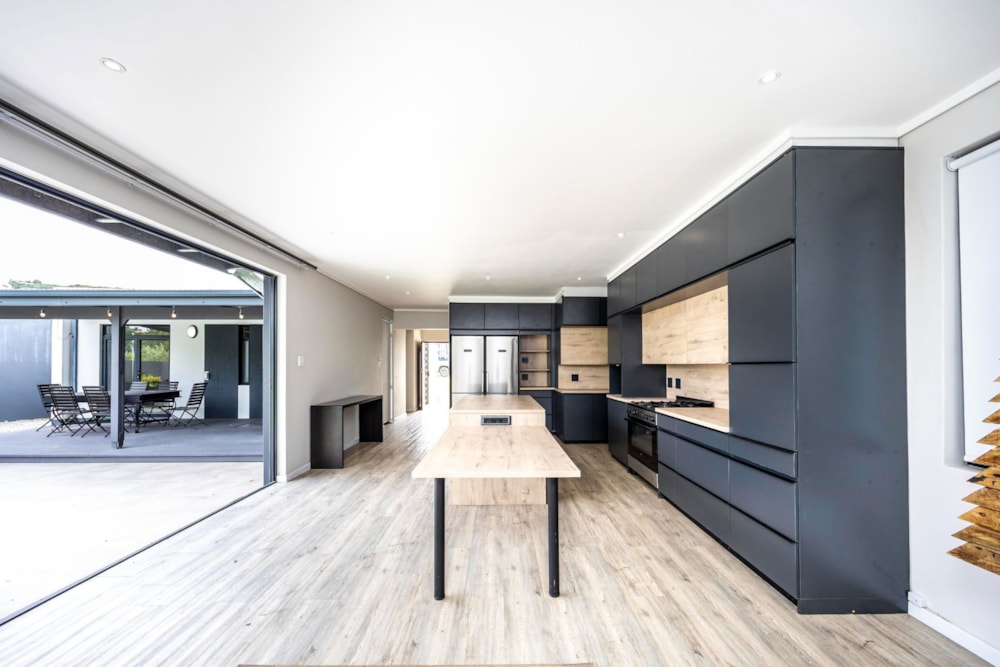 House for sale in Nahoon Valley Park - 1EZ1690440 House for sale in Nahoon Valley Park - 1EZ1690440