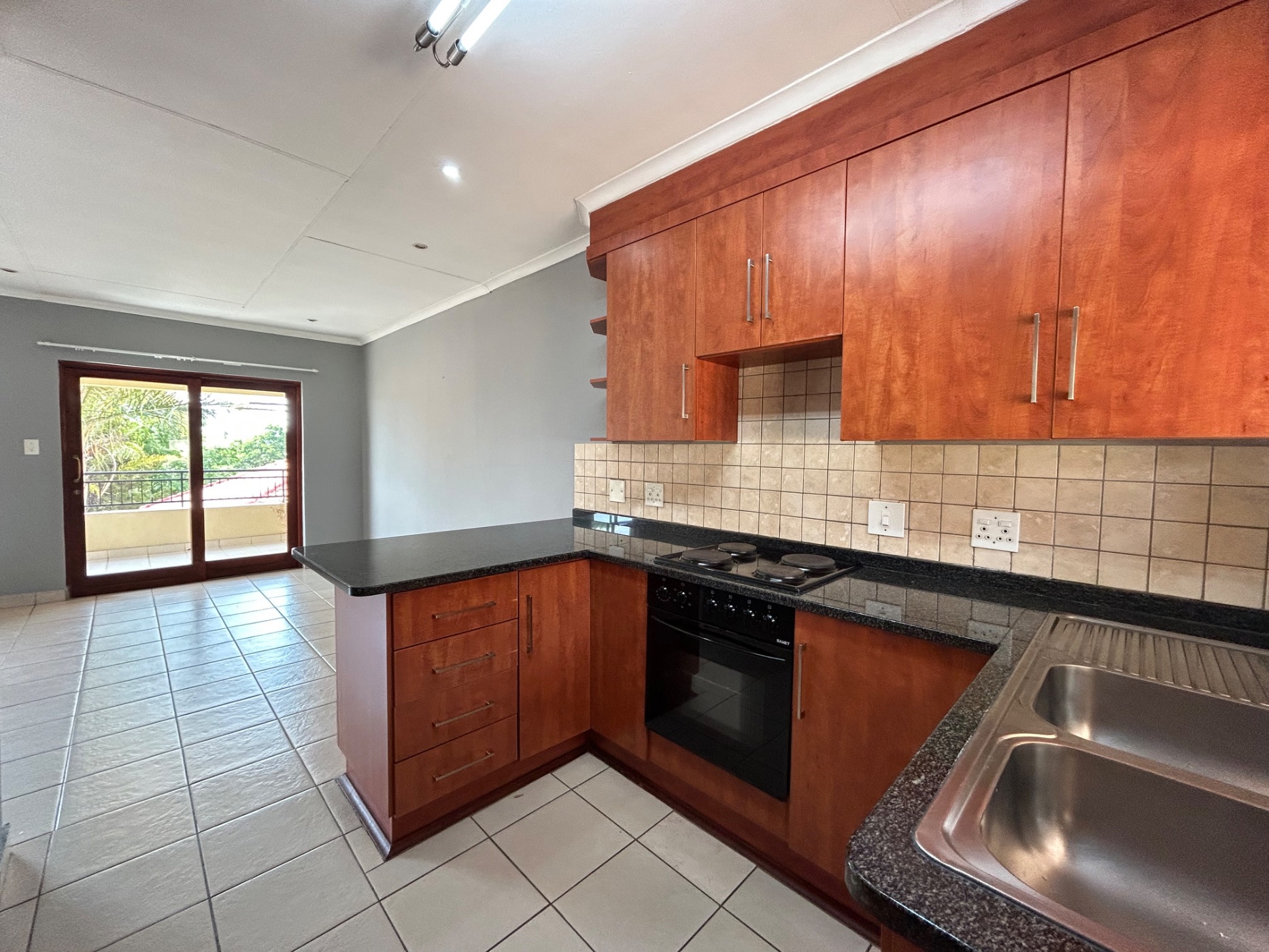 Security complex home let in Bendor Park - 1PS1683719