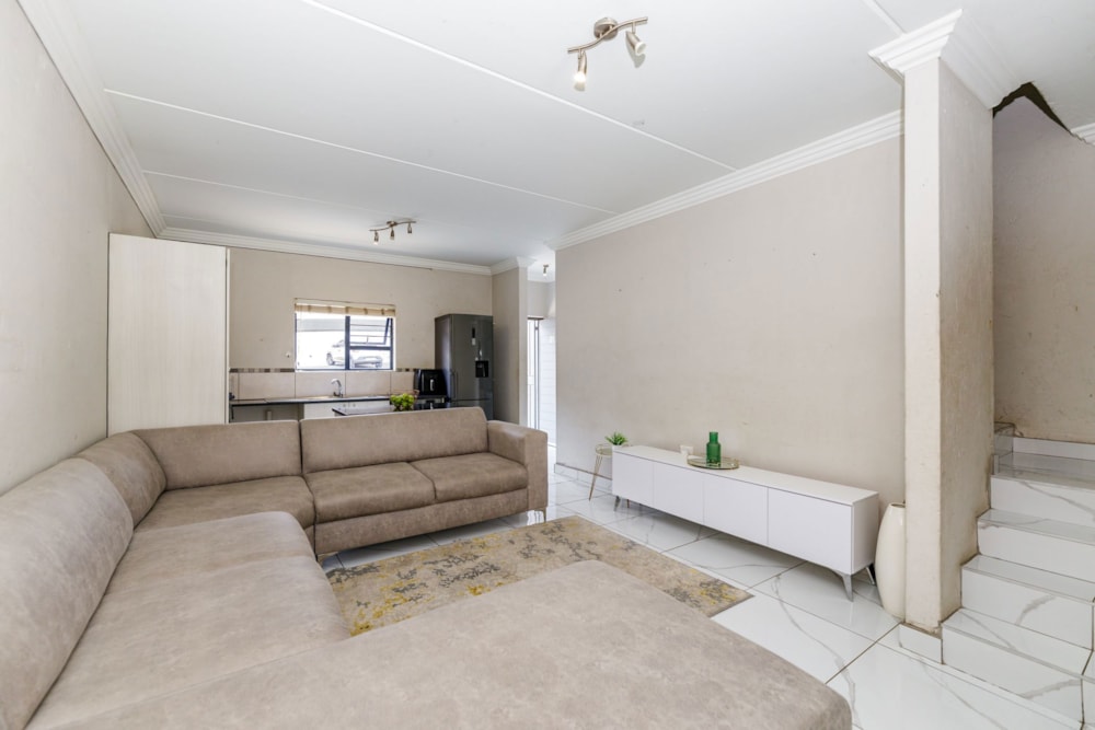 Townhouse sold in Honeydew, Randburg - RAN1688459 Townhouse sold in Honeydew, Randburg - RAN1688459