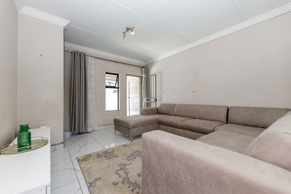 Townhouse sold in Honeydew, Randburg - RAN1688459 Townhouse sold in Honeydew, Randburg - RAN1688459