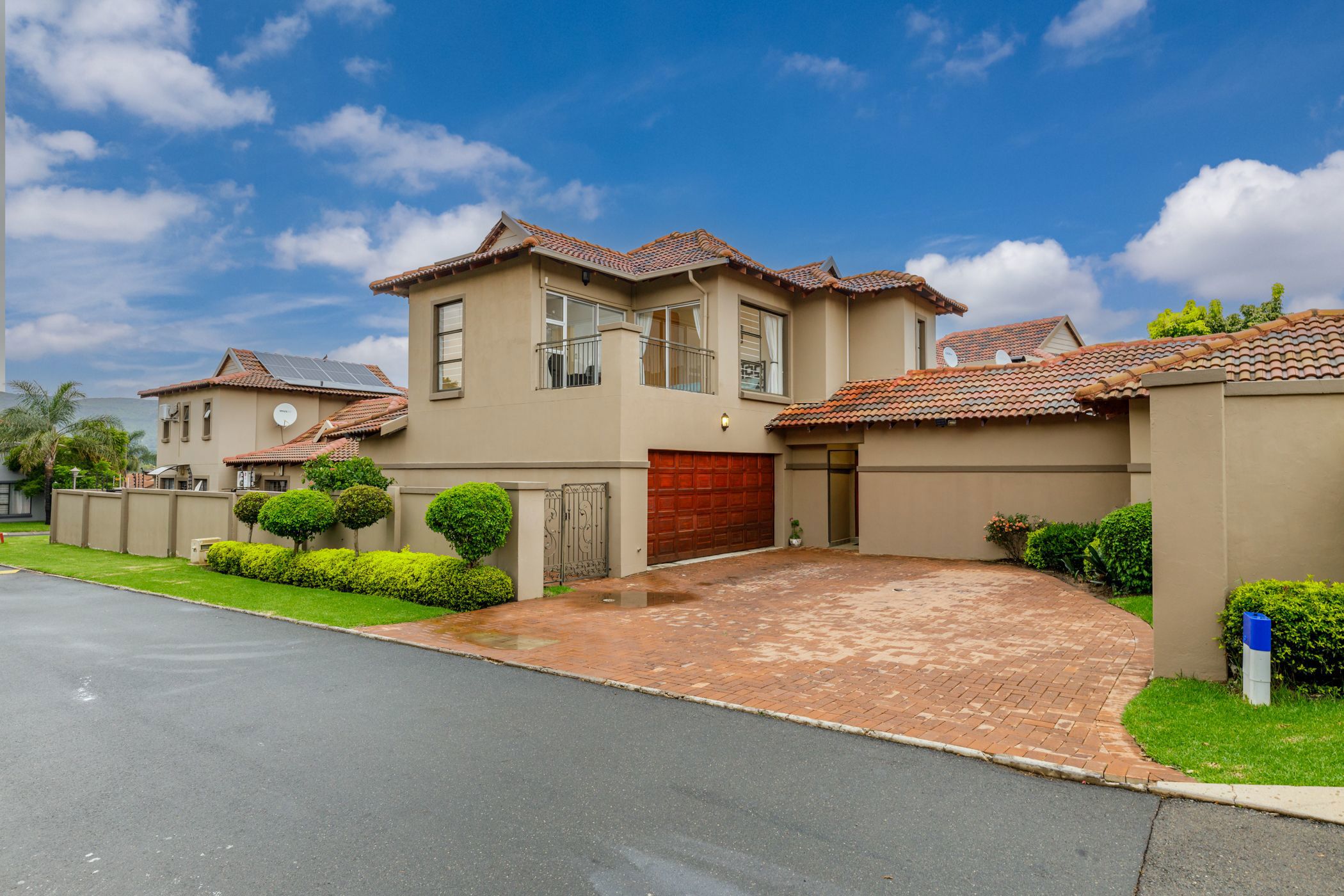 Double-storey cluster sold in Strubensvalley - RAN1690216