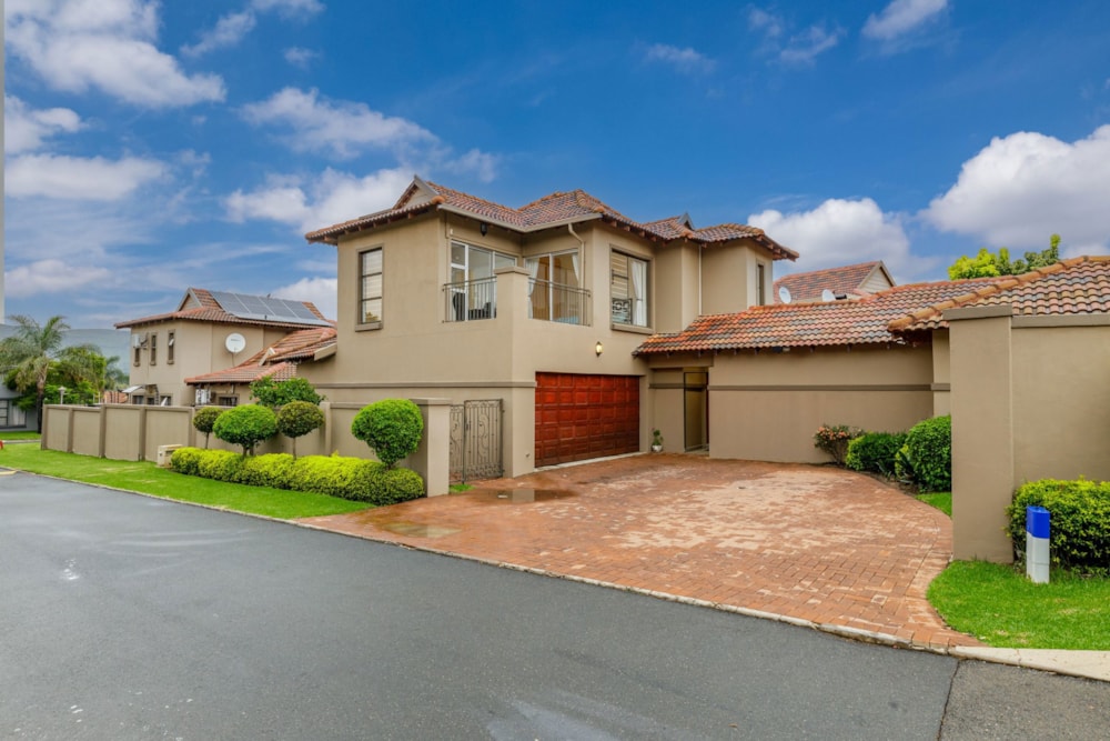 Double-storey cluster sold in Strubensvalley - RAN1690216 Double-storey cluster sold in Strubensvalley - RAN1690216