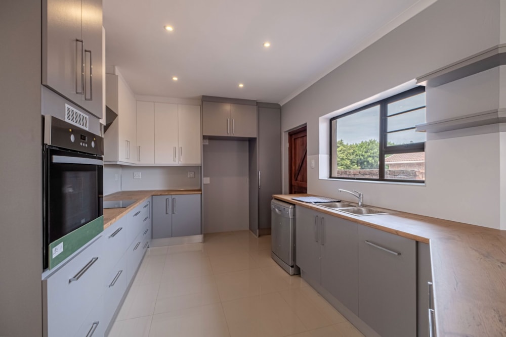 House for sale in Bluewater Bay, Port Elizabeth, Gqeberha - 1PLZ1691182 House for sale in Bluewater Bay, Port Elizabeth, Gqeberha - 1PLZ1691182