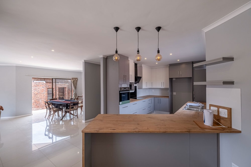 House for sale in Bluewater Bay, Port Elizabeth, Gqeberha - 1PLZ1691182 House for sale in Bluewater Bay, Port Elizabeth, Gqeberha - 1PLZ1691182