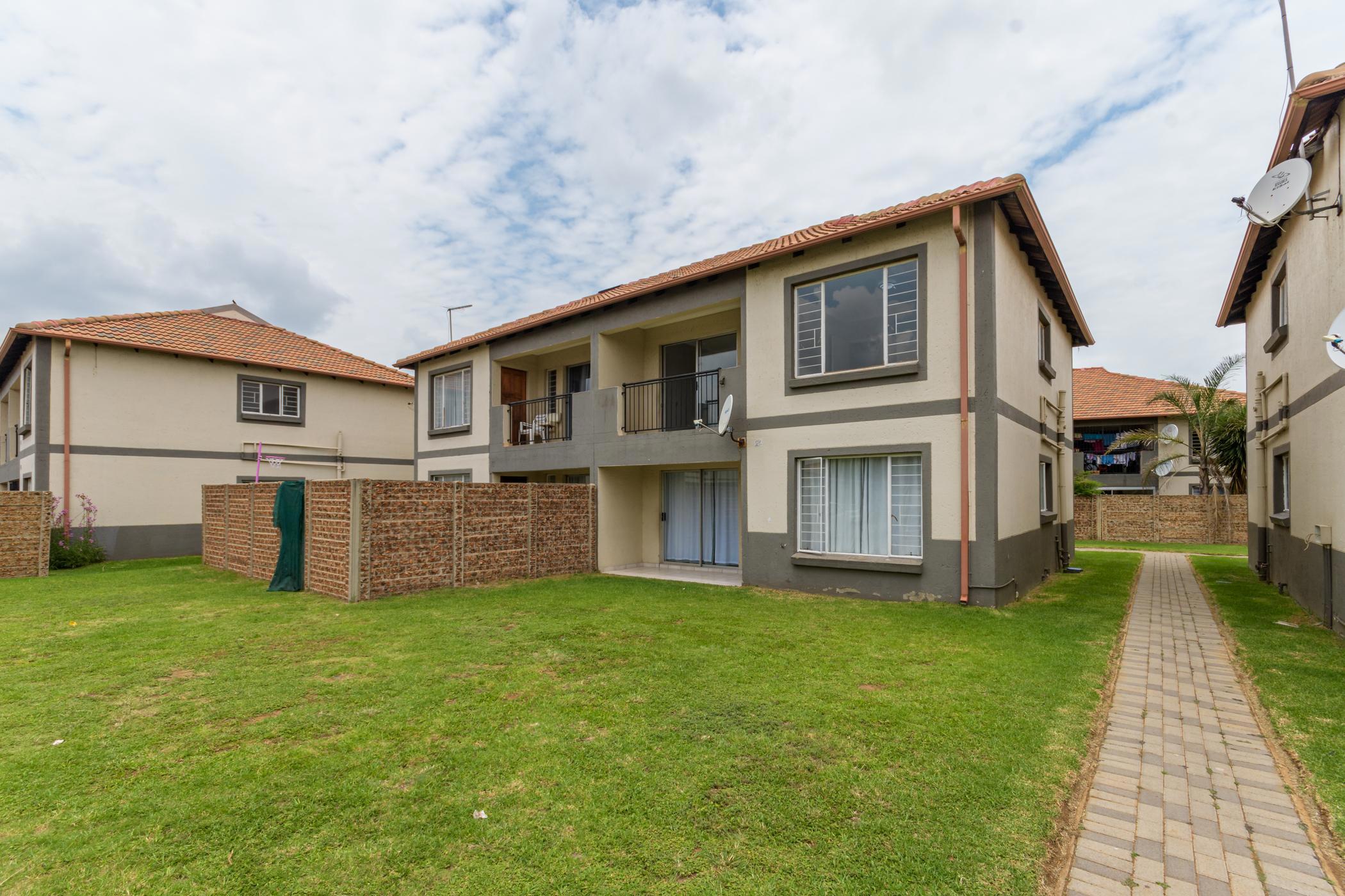 Apartment for sale in Parkrand - BOK1642607