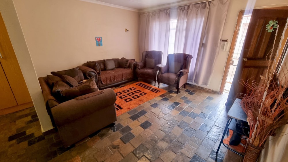 Townhouse for sale in Uitsig, Bloemfontein - 1BX1727329