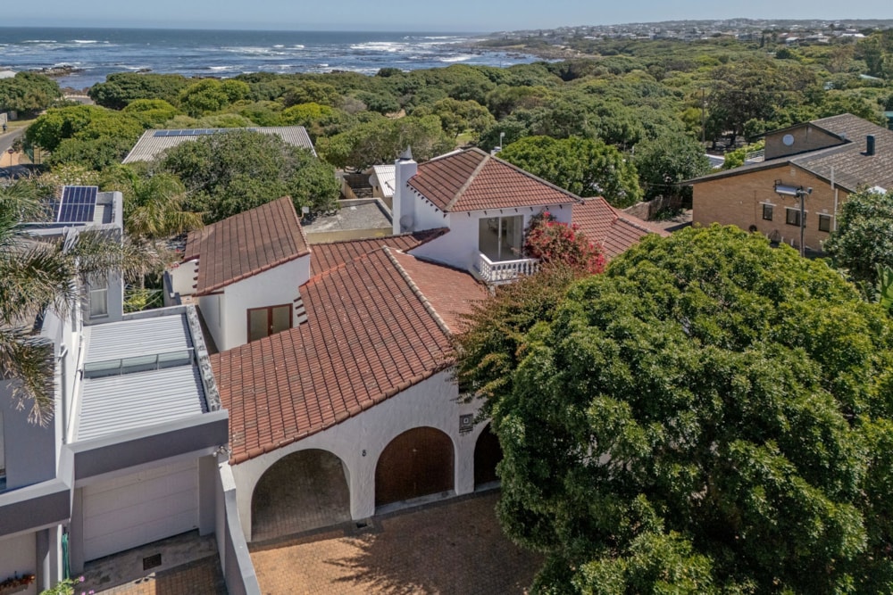 Double-storey house for sale in Onrus - ON1689071 Double-storey house for sale in Onrus - ON1689071