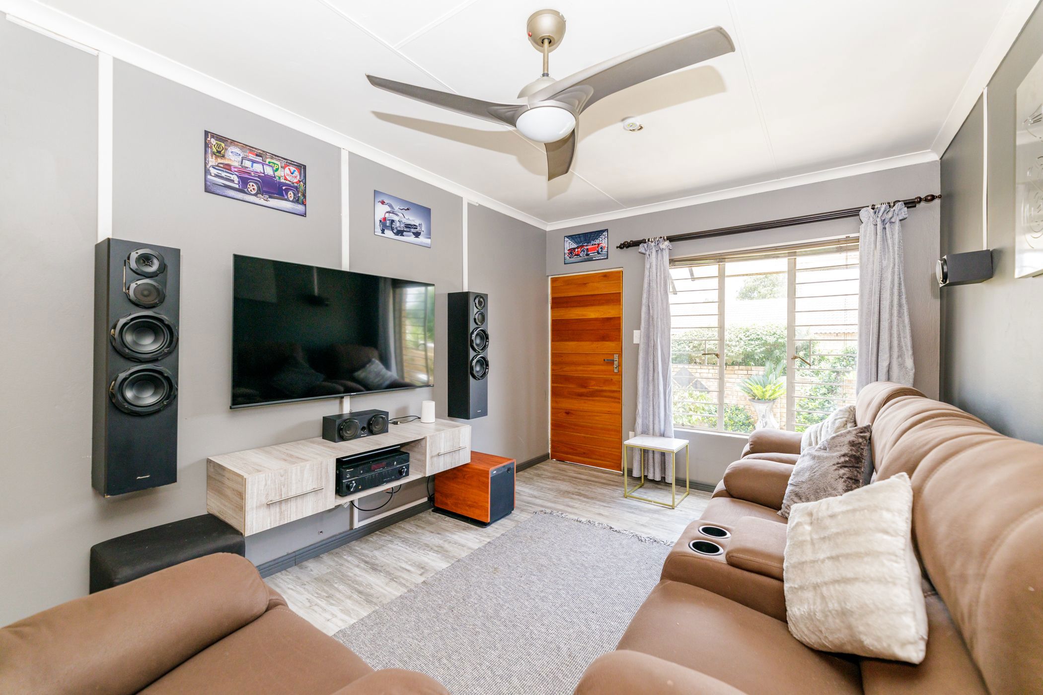 Townhouse sold in Cloverdene - EN1688322