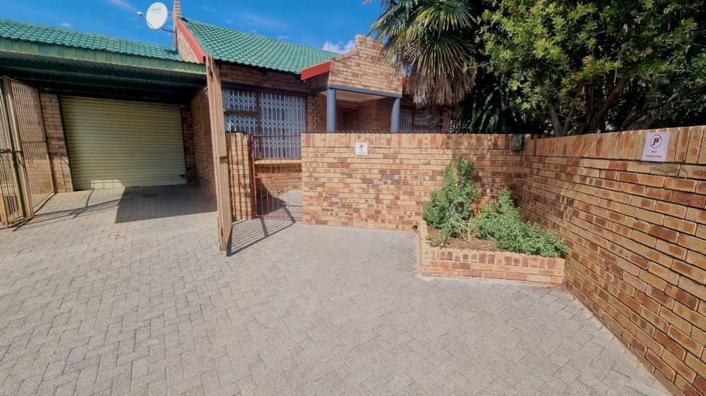 Townhouse sold in Uitsig, Bloemfontein - 1BX1690793 Townhouse sold in Uitsig, Bloemfontein - 1BX1690793