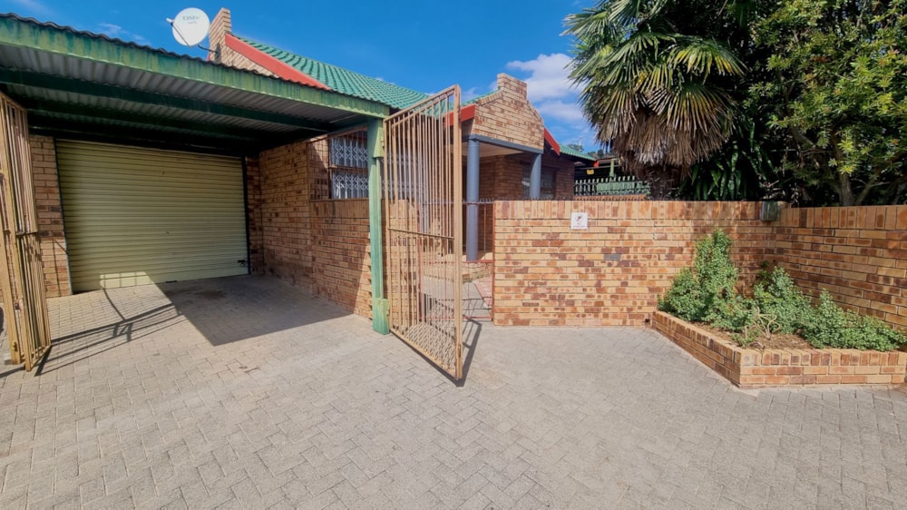 Townhouse sold in Uitsig, Bloemfontein - 1BX1690793 Townhouse sold in Uitsig, Bloemfontein - 1BX1690793
