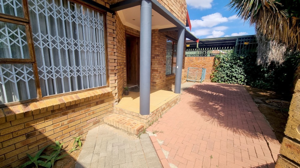 Townhouse sold in Uitsig, Bloemfontein - 1BX1690793 Townhouse sold in Uitsig, Bloemfontein - 1BX1690793