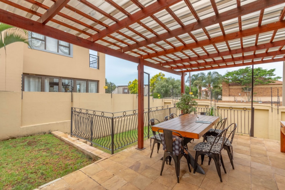 Double-storey cluster for sale in Glen Marais - KTP1689341 Double-storey cluster for sale in Glen Marais - KTP1689341