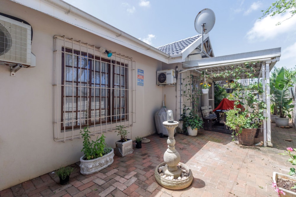 Townhouse for sale in Sunningdale, uMhlanga - 1ND1689104 Townhouse for sale in Sunningdale, uMhlanga - 1ND1689104