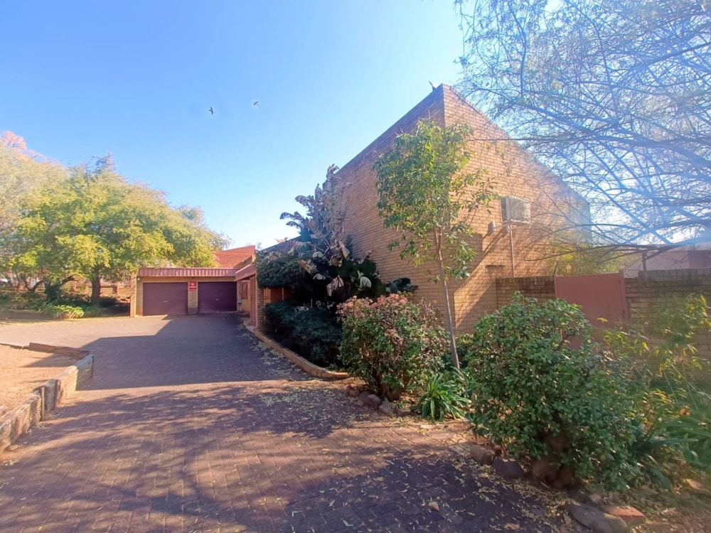 House let in Heuwelsig, Bloemfontein - 1BX1689219 House let in Heuwelsig, Bloemfontein - 1BX1689219