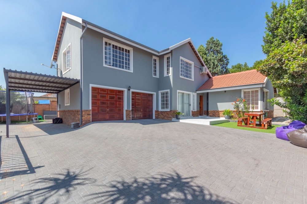 Double-storey cluster for sale in Glen Marais - KTP1688346 Double-storey cluster for sale in Glen Marais - KTP1688346