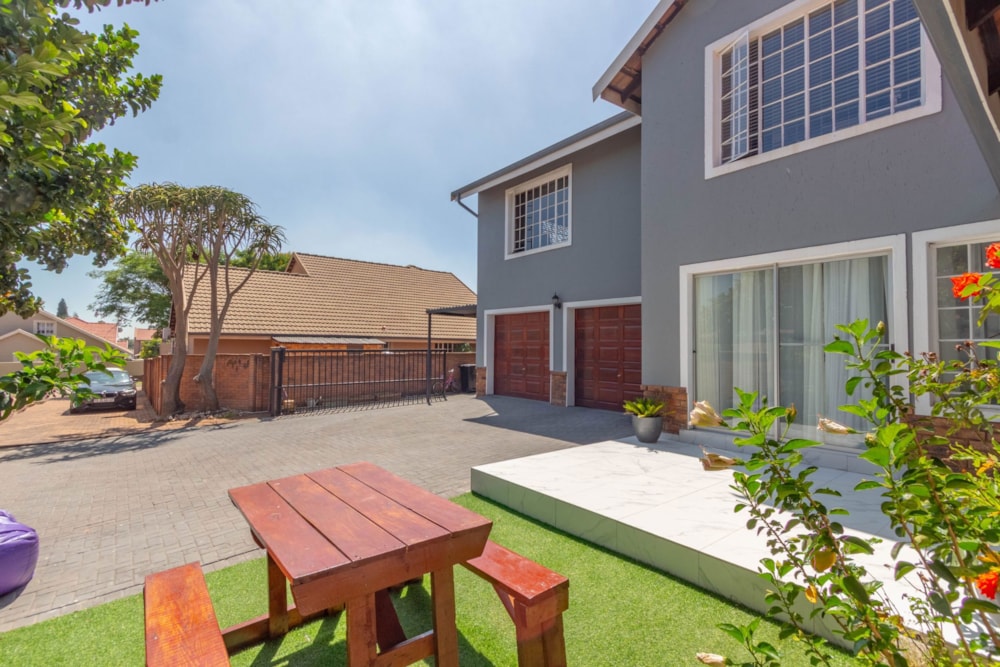 Double-storey cluster for sale in Glen Marais - KTP1688346 Double-storey cluster for sale in Glen Marais - KTP1688346