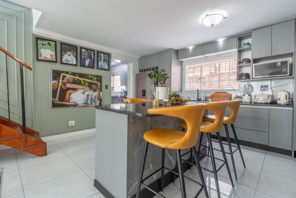 Double-storey cluster for sale in Glen Marais - KTP1688346 Double-storey cluster for sale in Glen Marais - KTP1688346