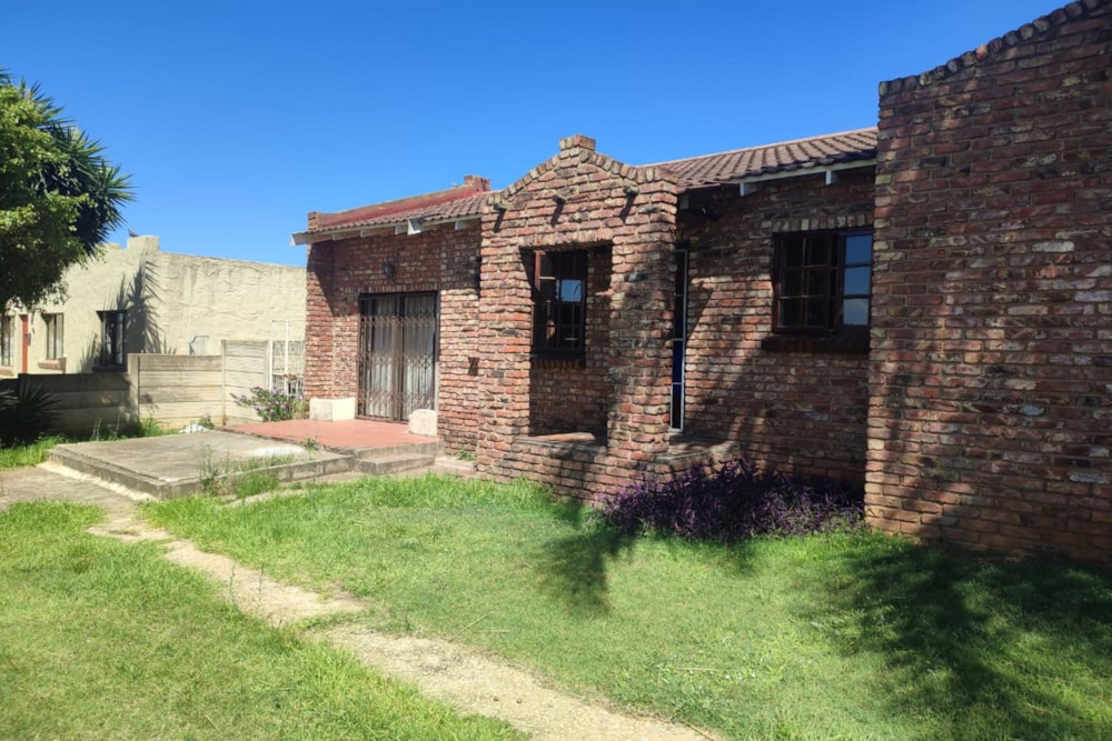 House let in Azalea Park, Despatch - 1UK1690694 House let in Azalea Park, Despatch - 1UK1690694