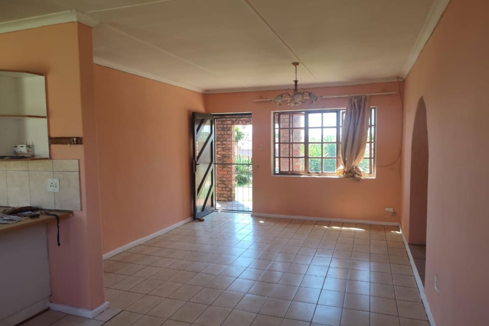 House let in Azalea Park, Despatch - 1UK1690694 House let in Azalea Park, Despatch - 1UK1690694