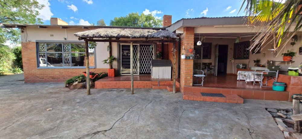 Smallholding for sale in Estoire - 1BX1690864