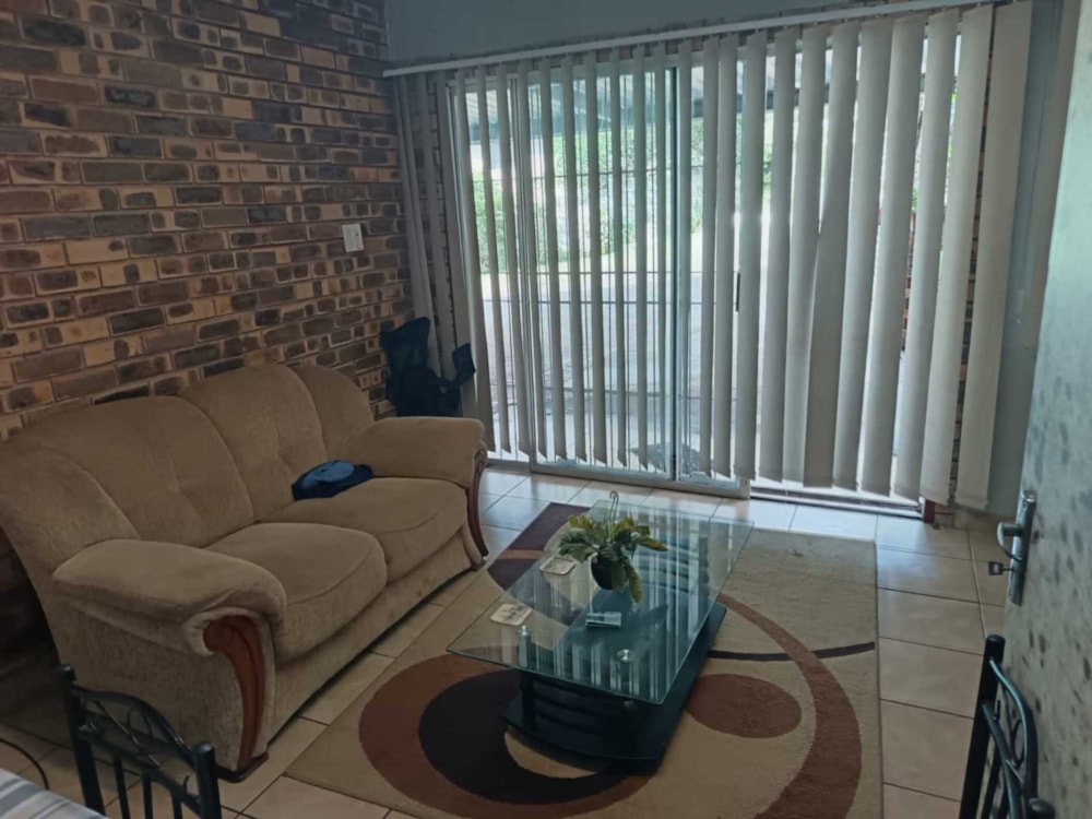 Garden apartment let in Veldenvlei - 1RY1690964 Garden apartment let in Veldenvlei - 1RY1690964