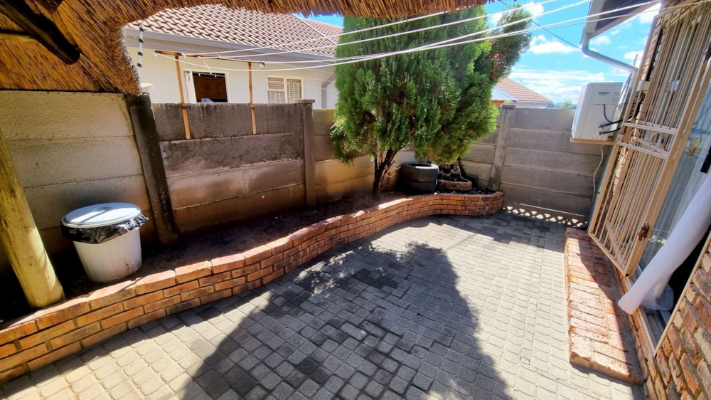 Townhouse for sale in Uitsig, Bloemfontein - 1BX1692579