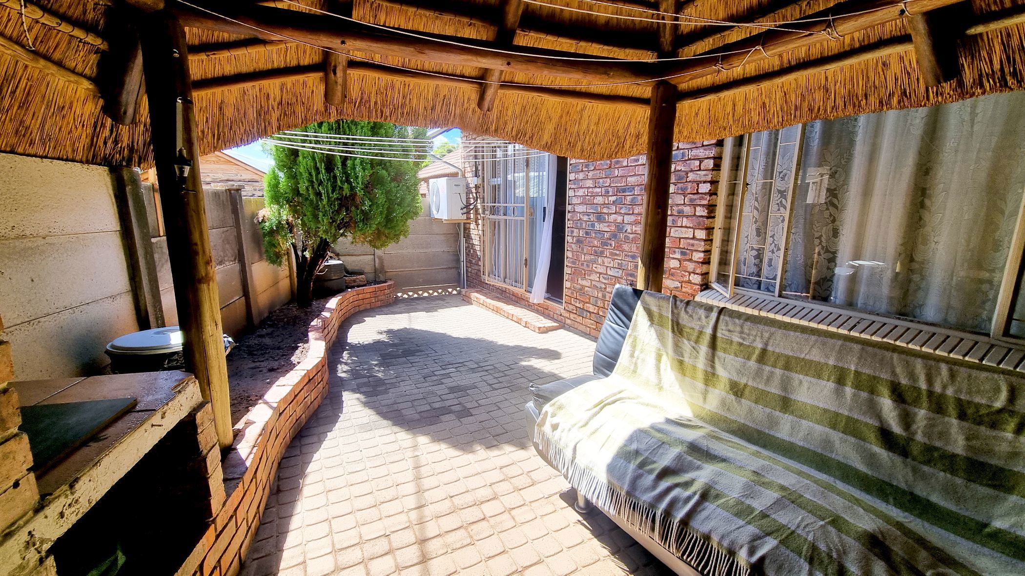 Townhouse for sale in Uitsig, Bloemfontein - 1BX1692579