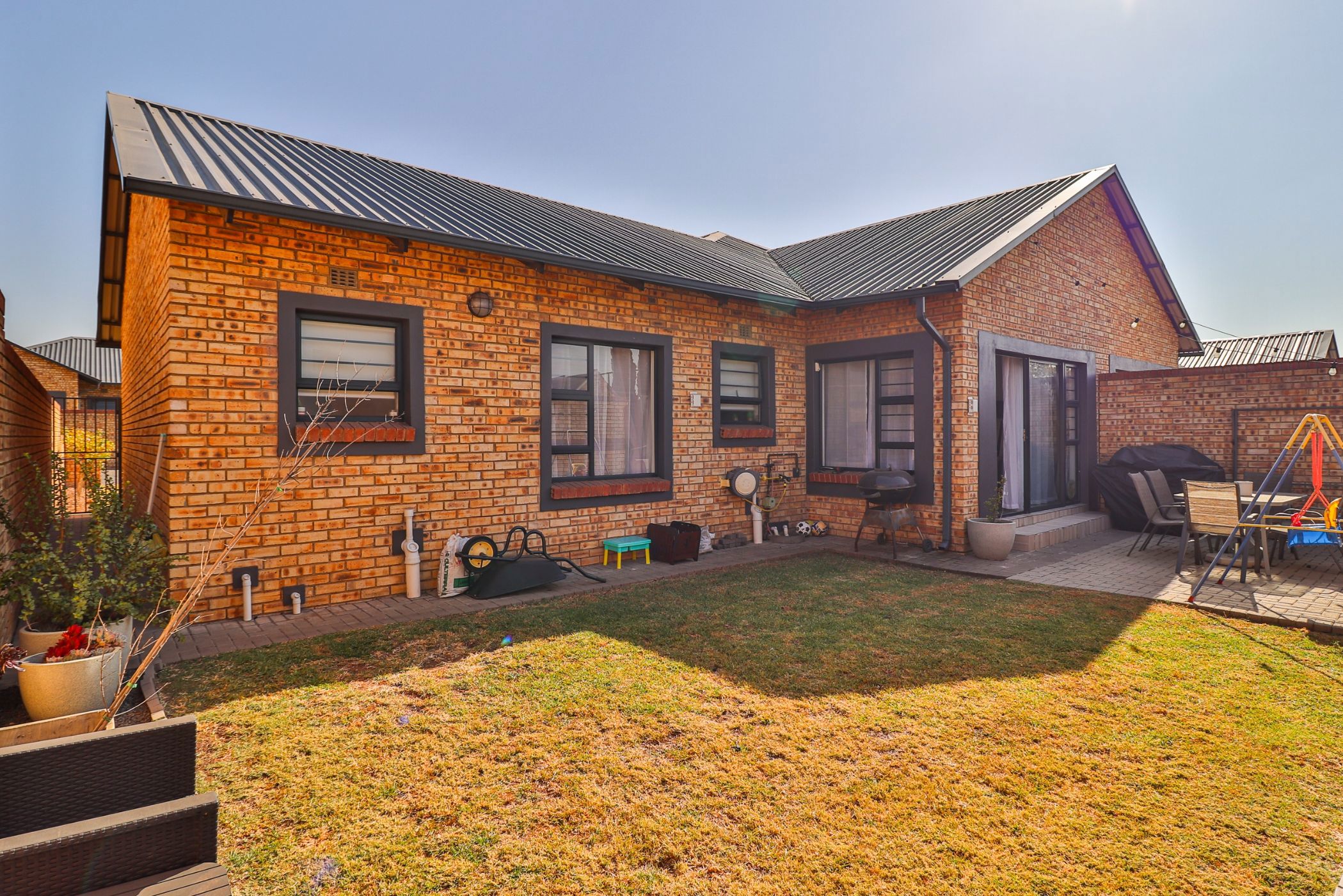 Security complex home sold in New Market Park - 1GV1690548