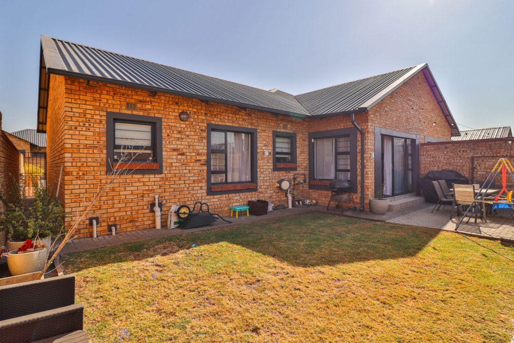 Security complex home sold in New Market Park - 1GV1690548 Security complex home sold in New Market Park - 1GV1690548