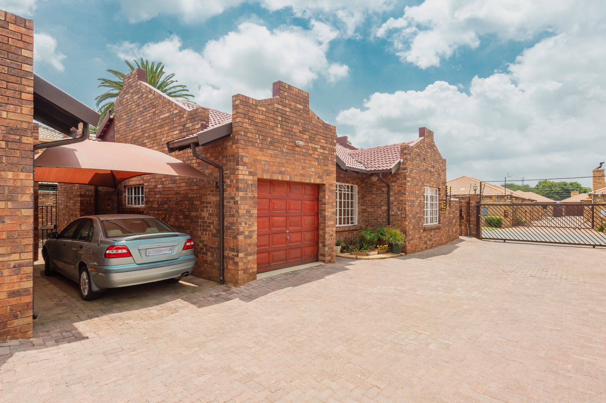 Apartment sold in New Redruth - 1GV1683976