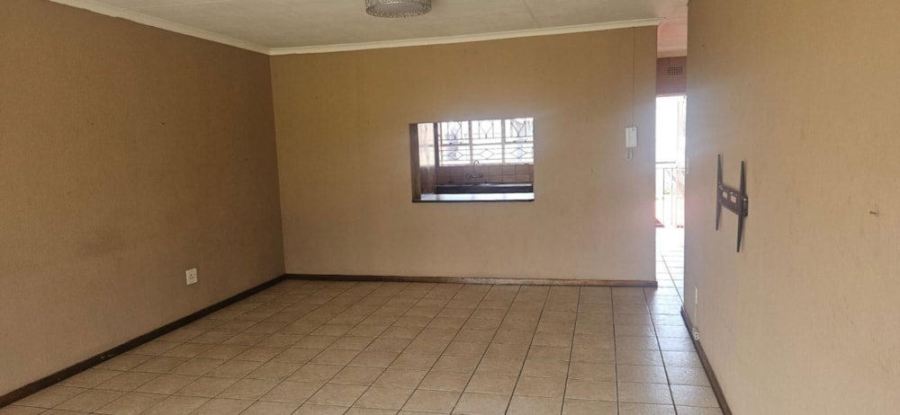 Apartment for sale in New Redruth - 1GV1689710