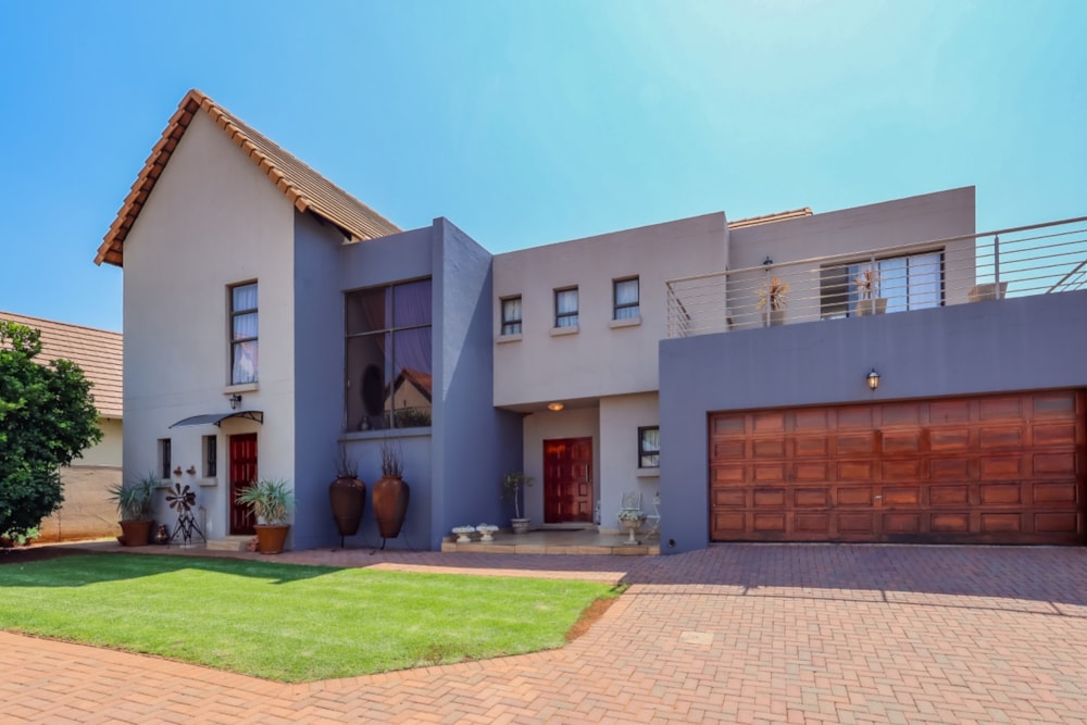 Security estate home for sale in Leloko Estate - 1HR1689583