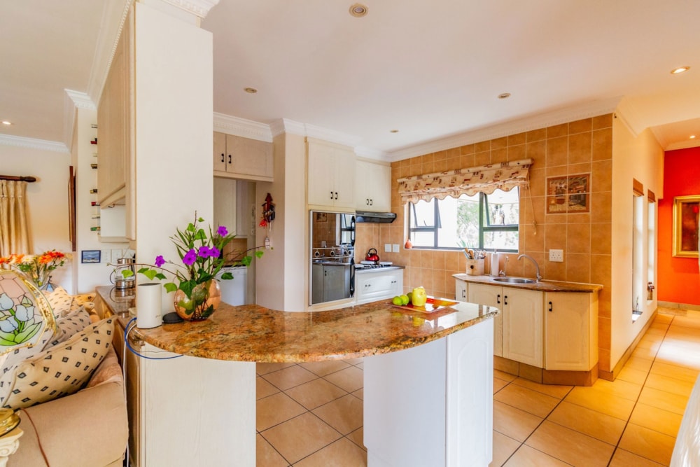 House for sale in Westlake, Hartbeespoort - 1HR1691102 House for sale in Westlake, Hartbeespoort - 1HR1691102