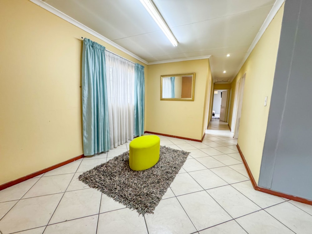 House for sale in Pomona - KTP1692187