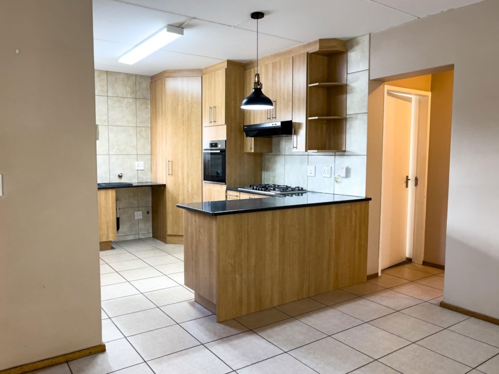 House for sale in Pomona - KTP1690639