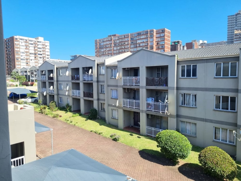 Apartment for sale in North Beach Durban - 1DA1689140 Apartment for sale in North Beach Durban - 1DA1689140