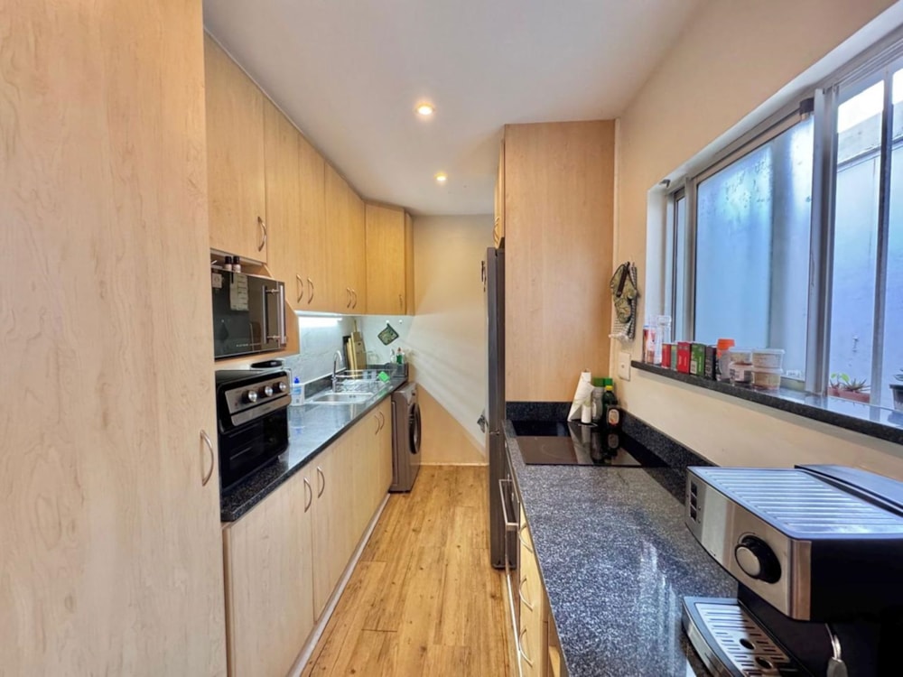 Townhouse let in Morningside, Durban - 1DA1691051 Townhouse let in Morningside, Durban - 1DA1691051